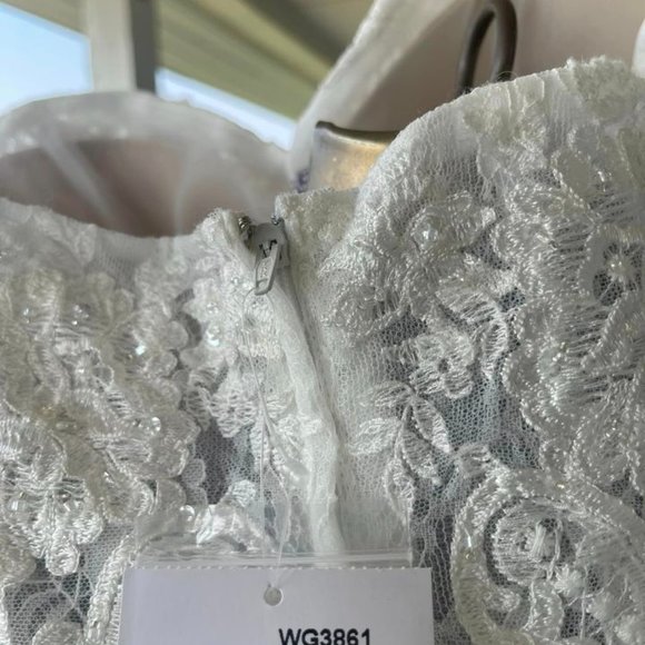 Wedding Dress - Picture 8 of 11